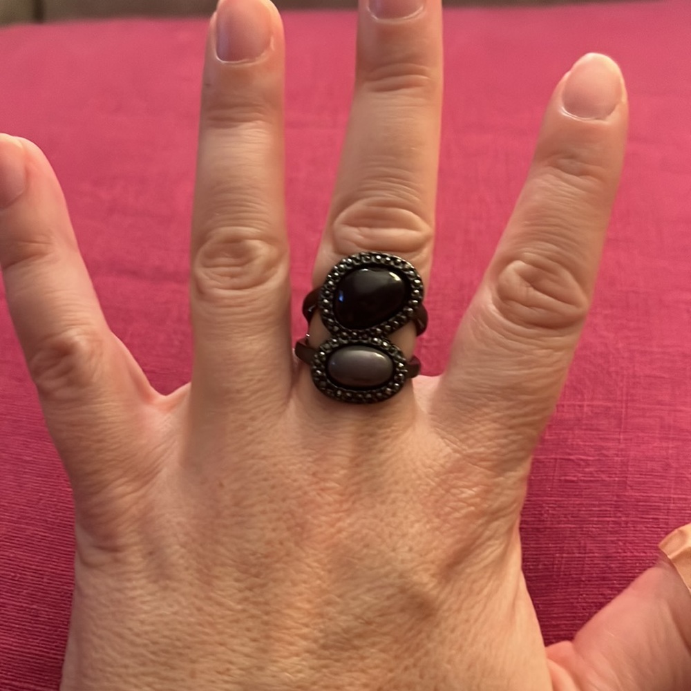 Ring - Picture 2 of 5